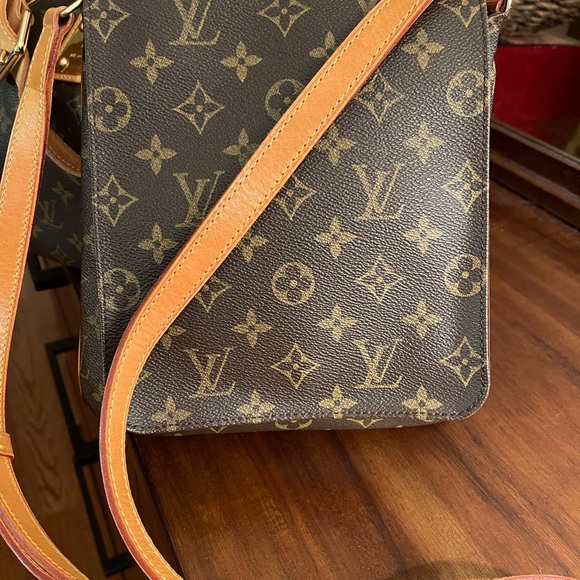 Authentic Louis Vuitton Vintage Musette Salsa Crossbody Handbags - Picture 14 of 16